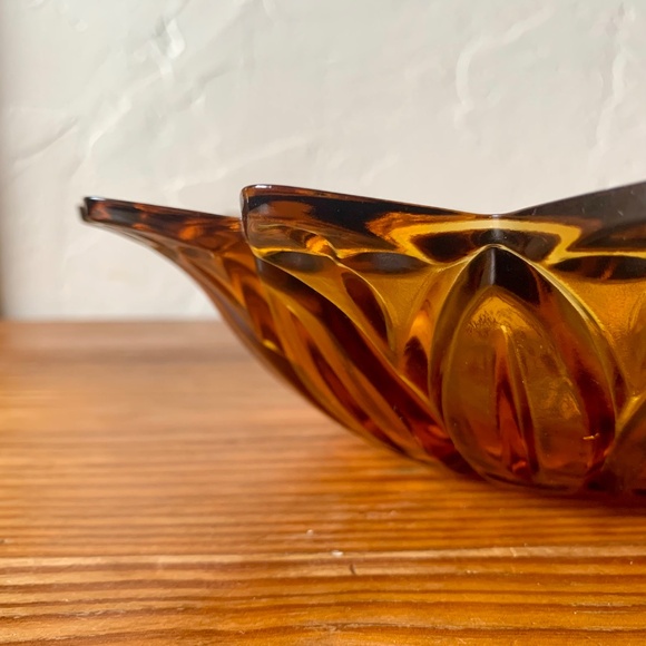 Vintage Federal Glass Petal Amber Bowl – 8" Sunflower Pressed Glass - Picture 10 of 14